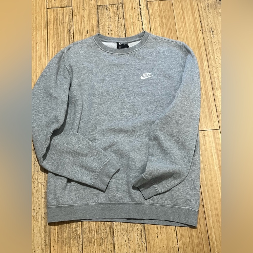 Men’s Nike Grey Crewneck Sweatshirt Sz Medium